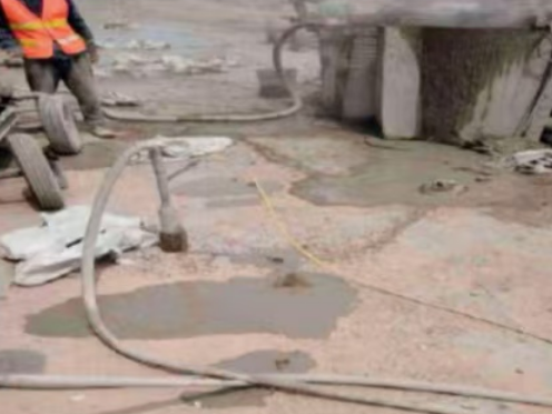 东山水泥混凝土路面板底注浆技术 路面脱空注浆整治方案